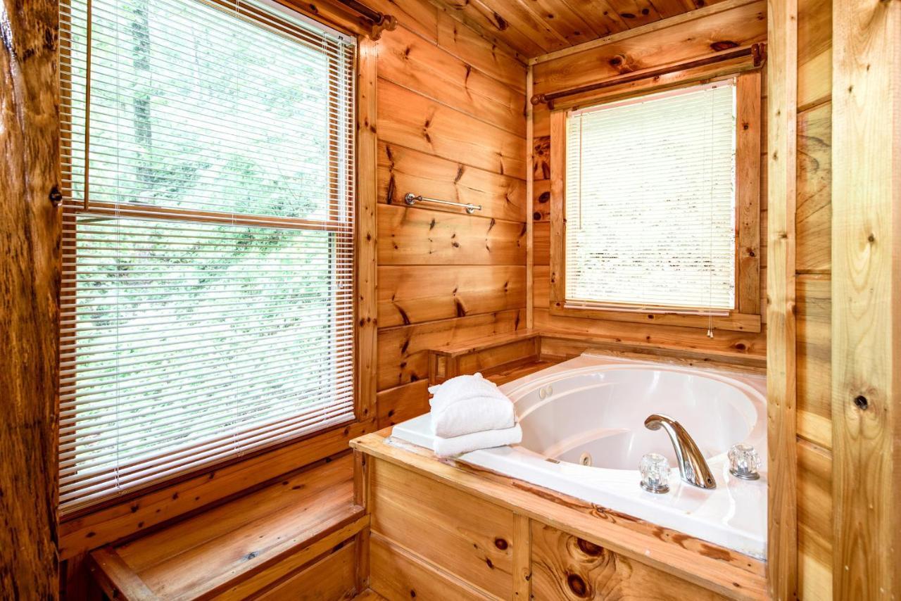 Cabin Of Dreams, 3 Bedroom Water View, Wifi, Hot Tub, Pool Table, Sleep 8 Севьервилл Экстерьер фото