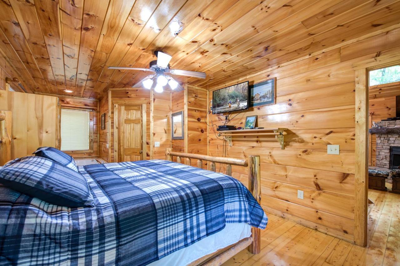 Cabin Of Dreams, 3 Bedroom Water View, Wifi, Hot Tub, Pool Table, Sleep 8 Севьервилл Экстерьер фото