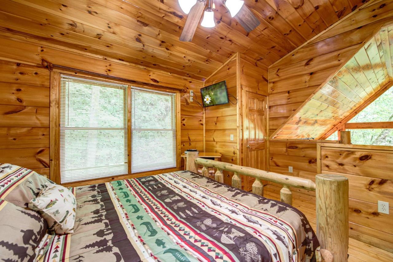 Cabin Of Dreams, 3 Bedroom Water View, Wifi, Hot Tub, Pool Table, Sleep 8 Севьервилл Экстерьер фото