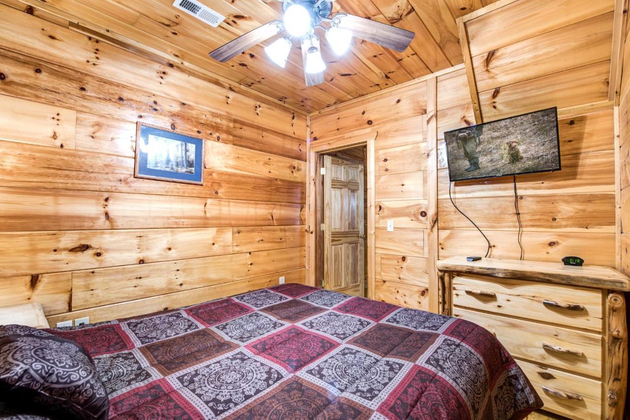 Cabin Of Dreams, 3 Bedroom Water View, Wifi, Hot Tub, Pool Table, Sleep 8 Севьервилл Экстерьер фото