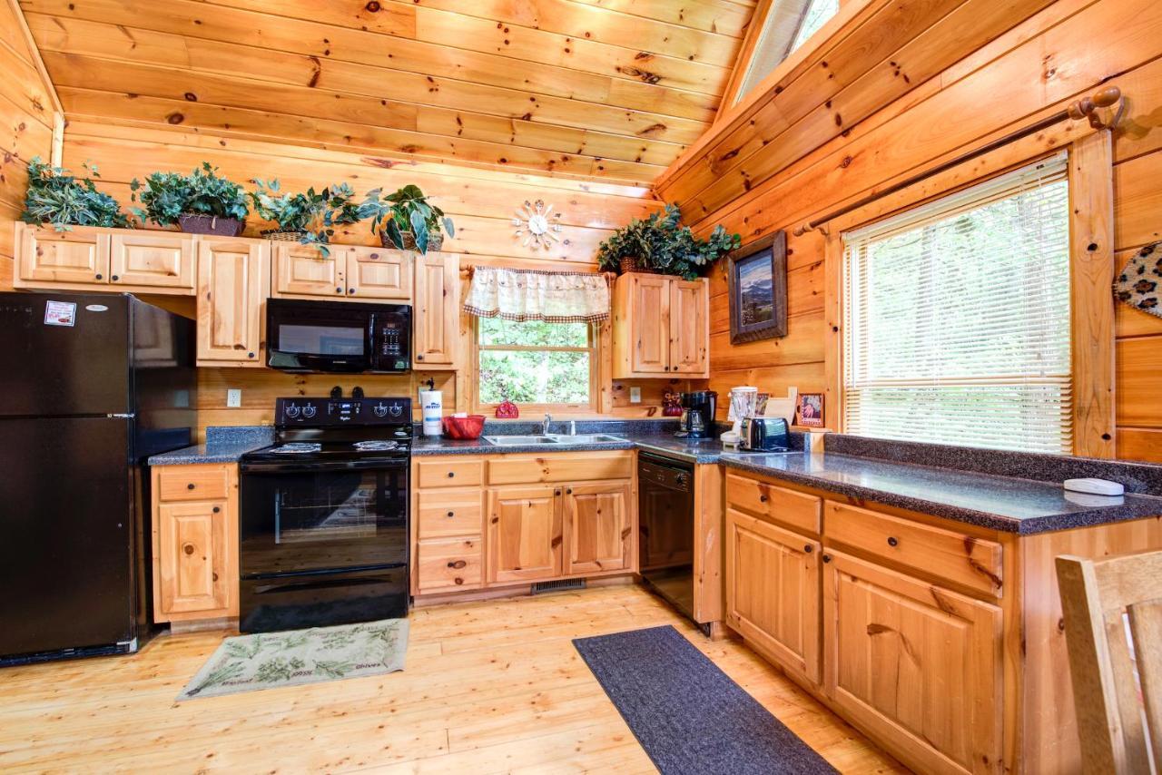 Cabin Of Dreams, 3 Bedroom Water View, Wifi, Hot Tub, Pool Table, Sleep 8 Севьервилл Экстерьер фото