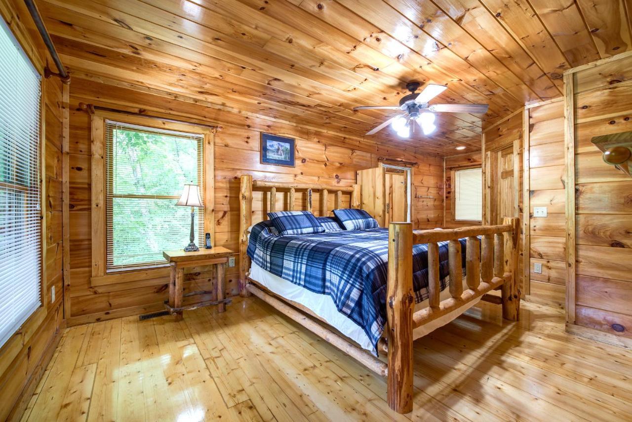 Cabin Of Dreams, 3 Bedroom Water View, Wifi, Hot Tub, Pool Table, Sleep 8 Севьервилл Экстерьер фото